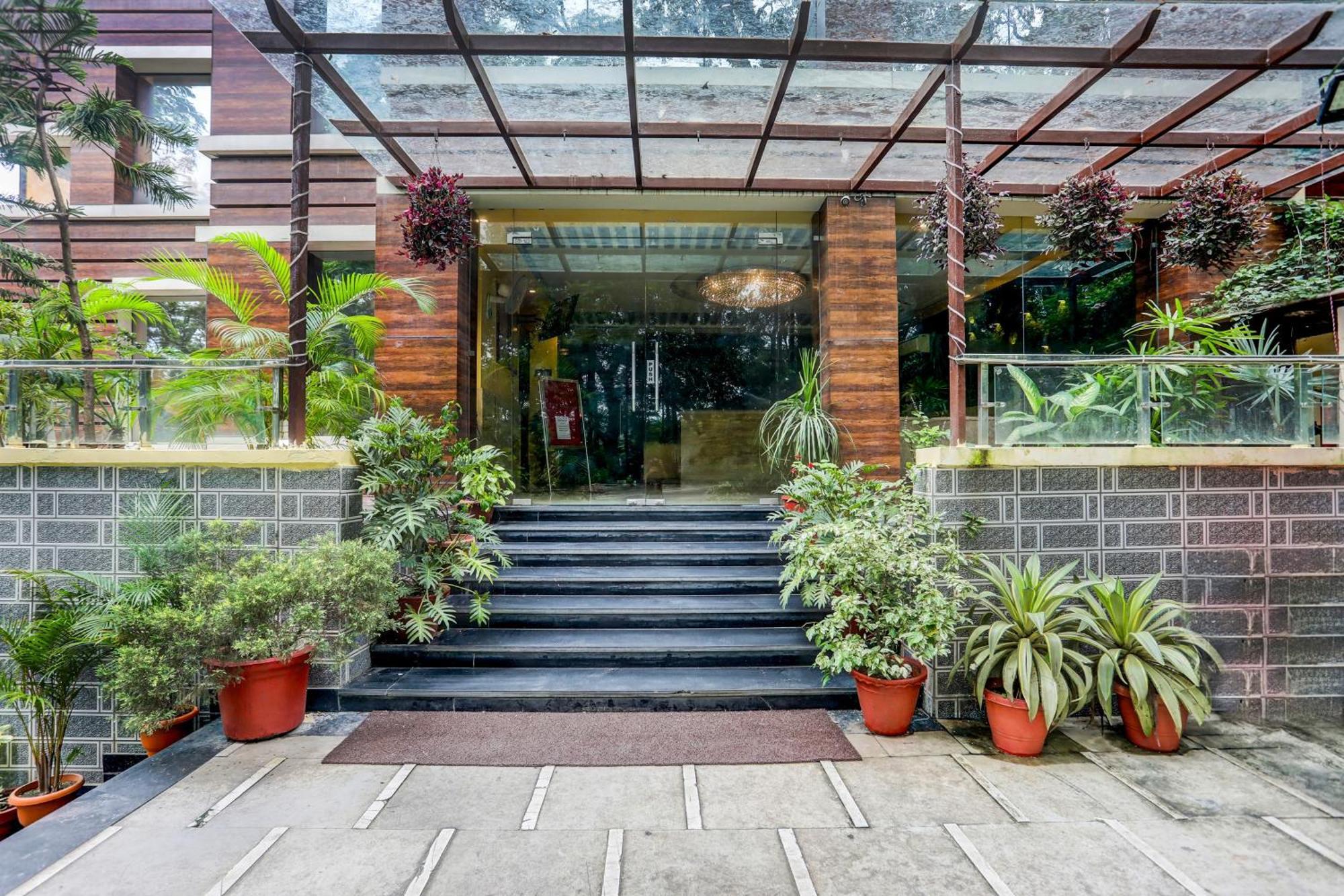 Hotel Super Townhouse Oak Pacify Hills Rājpur Exterior foto