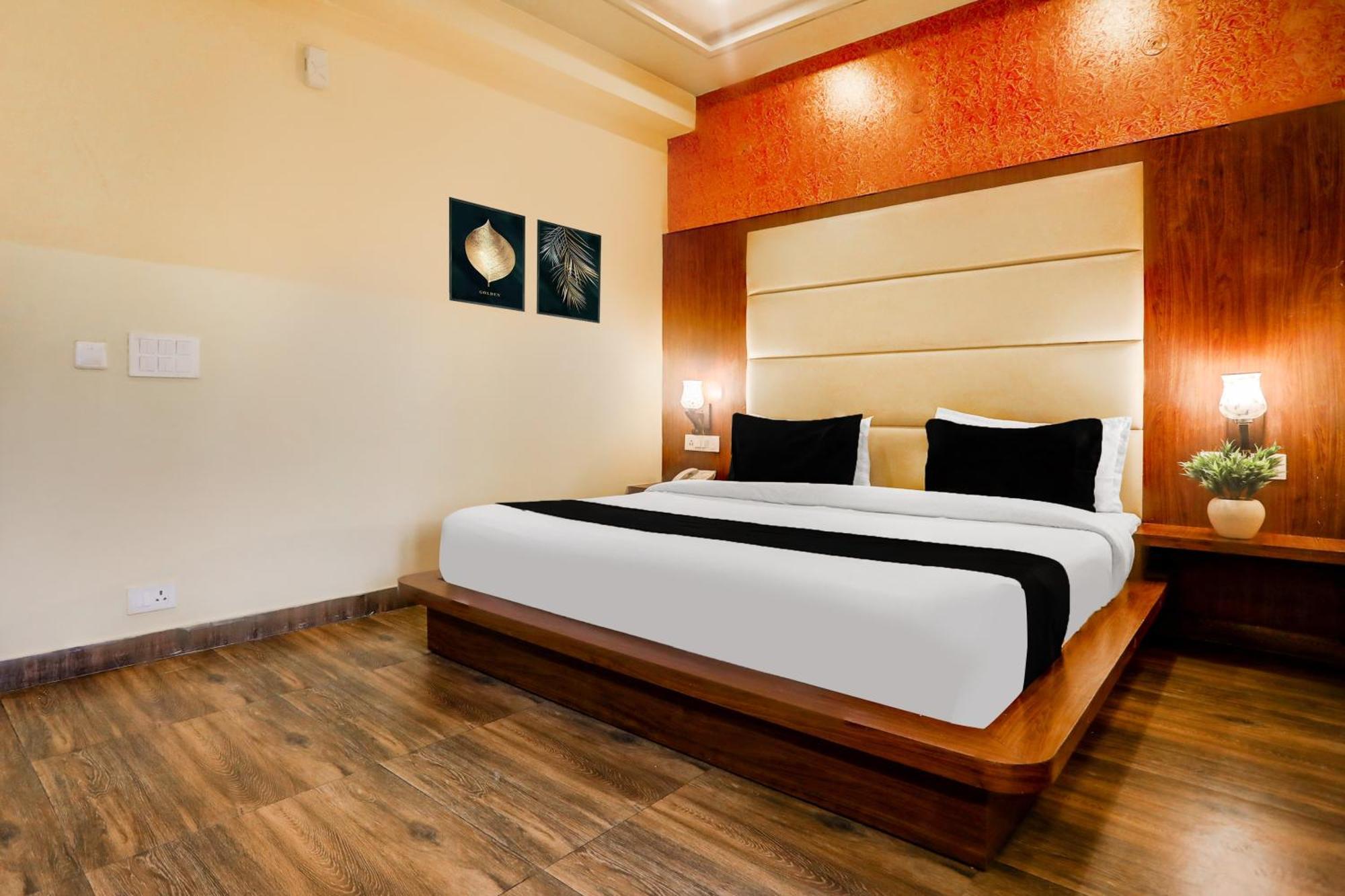 Hotel Super Townhouse Oak Pacify Hills Rājpur Exterior foto